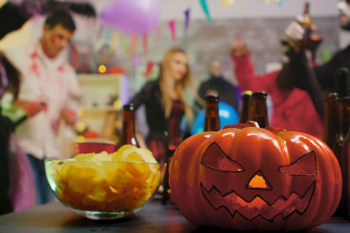 How to plan the ultimate student Halloween party